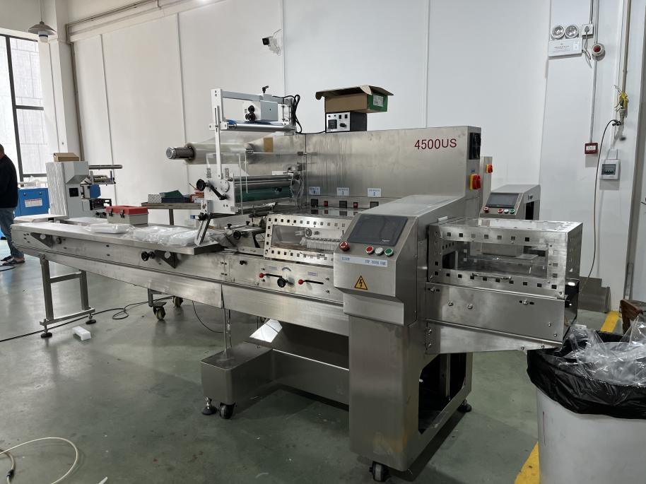 Automatic packaging machine replaces manual packaging